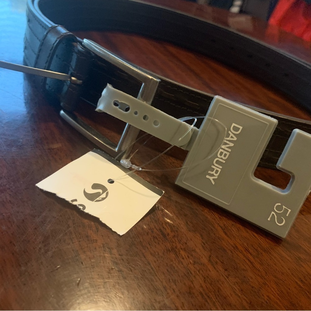 NWT Danbury Mens Leather Belt 52